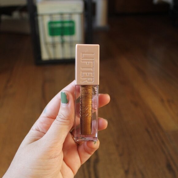 Assorted Cosmetic Bundle: Lip Gloss & Satin Ink Lip Colors - Picture 5 of 11